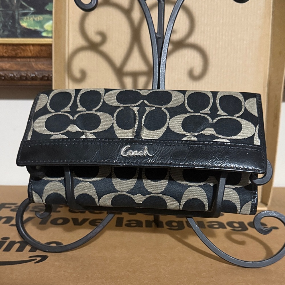 Coach Signature Black and Cream Wallet